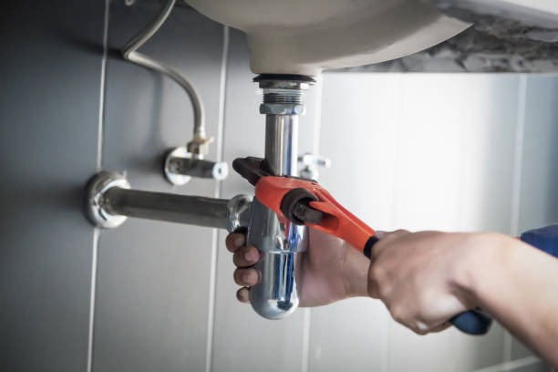 Emergency Plumbing Issues from Leaking Water Heaters