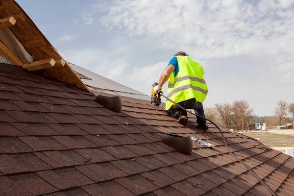 Expert Roofing Contractor for Residential Roofing Needs